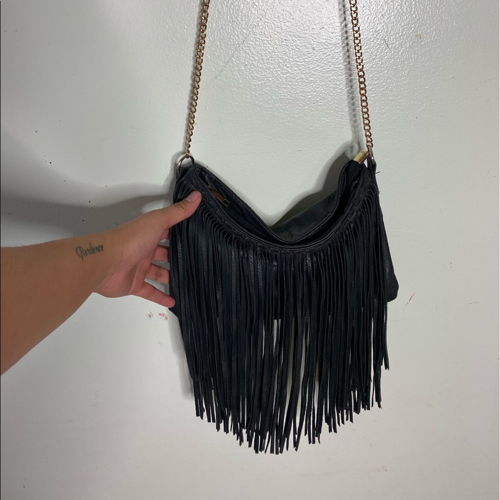 TASSLE CHAIN BAG